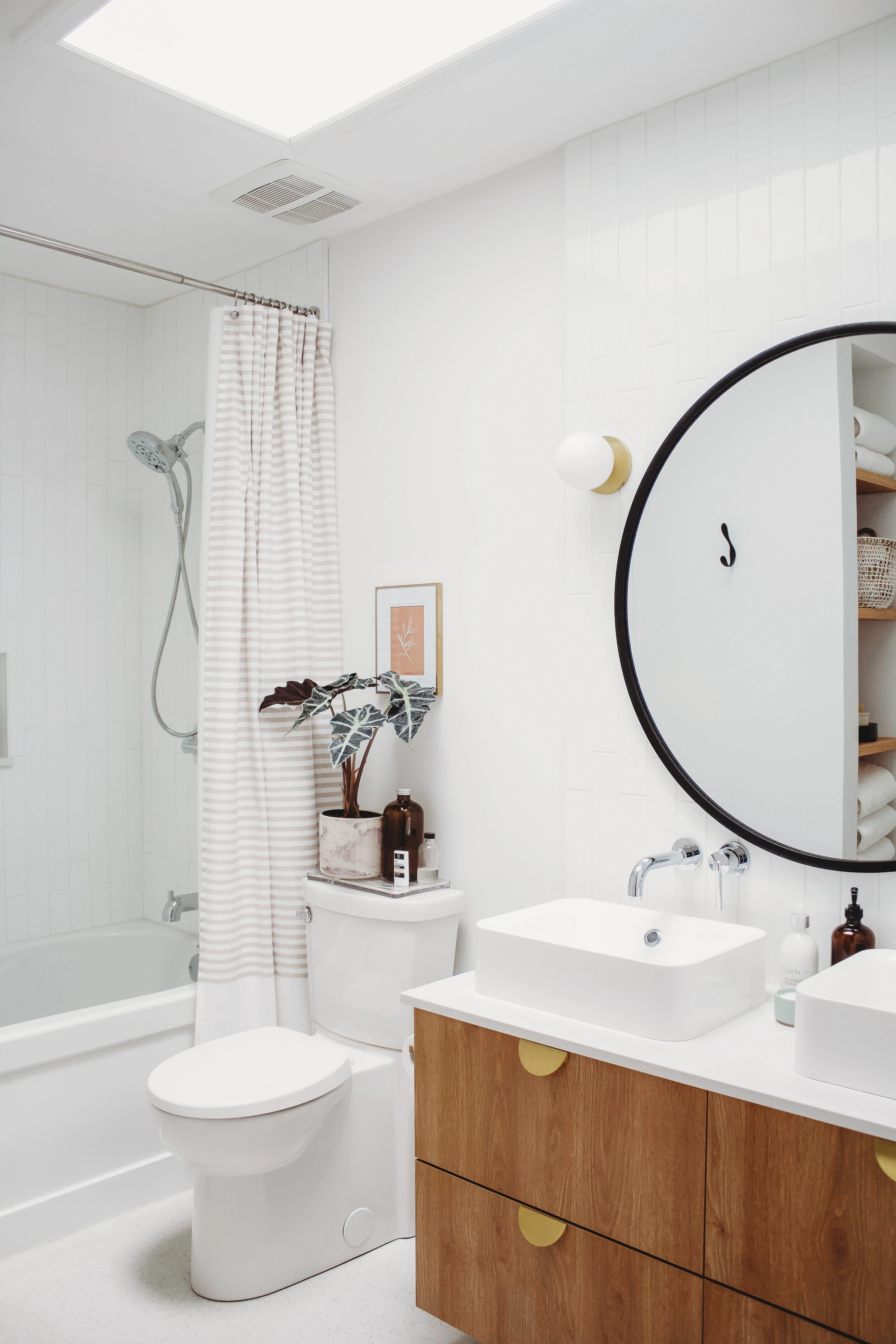 Baird Bath And Vanity - Image 4