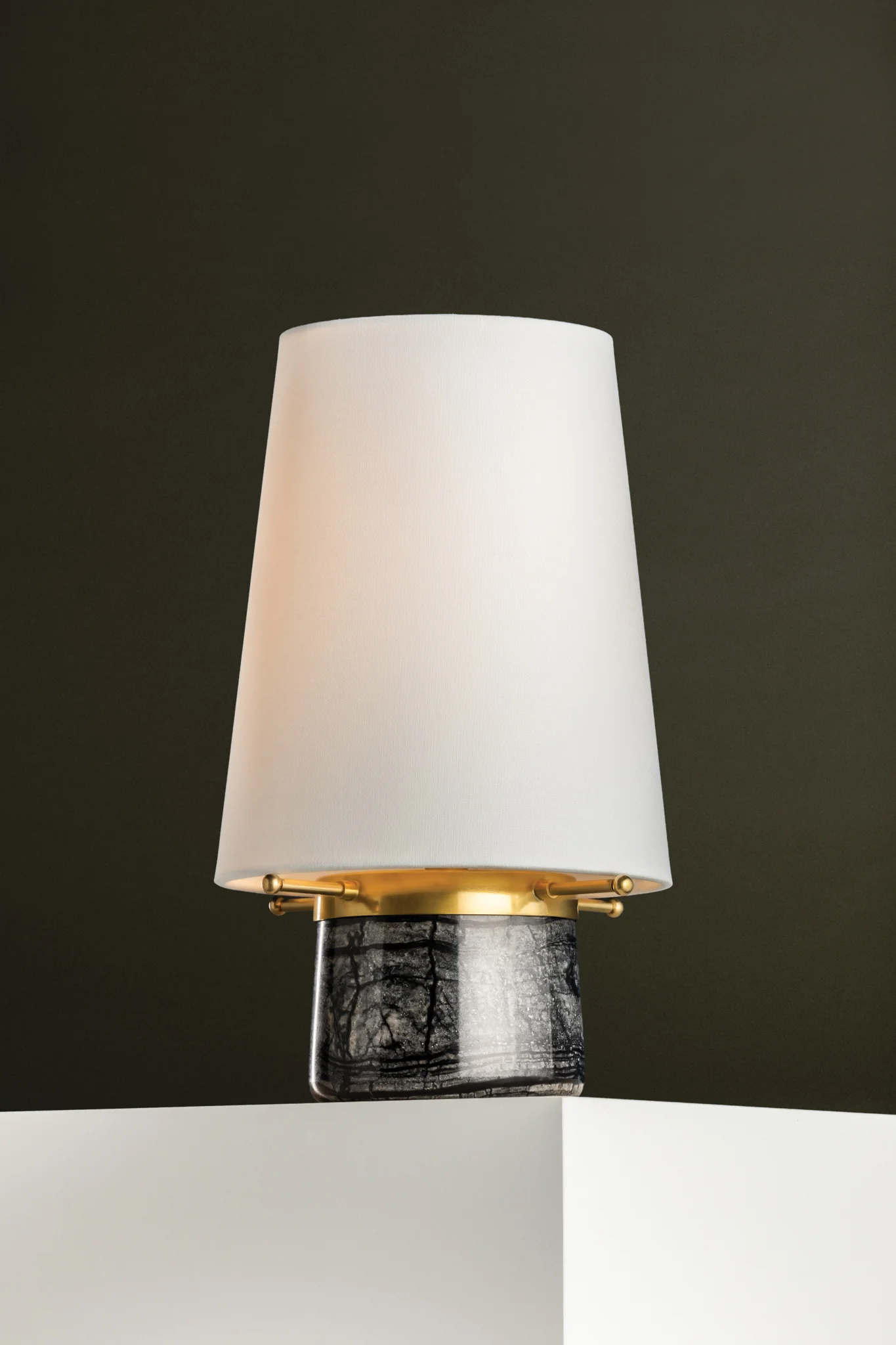 CENTRAL VALLEY Rechargeable Table Lamp - Image 3