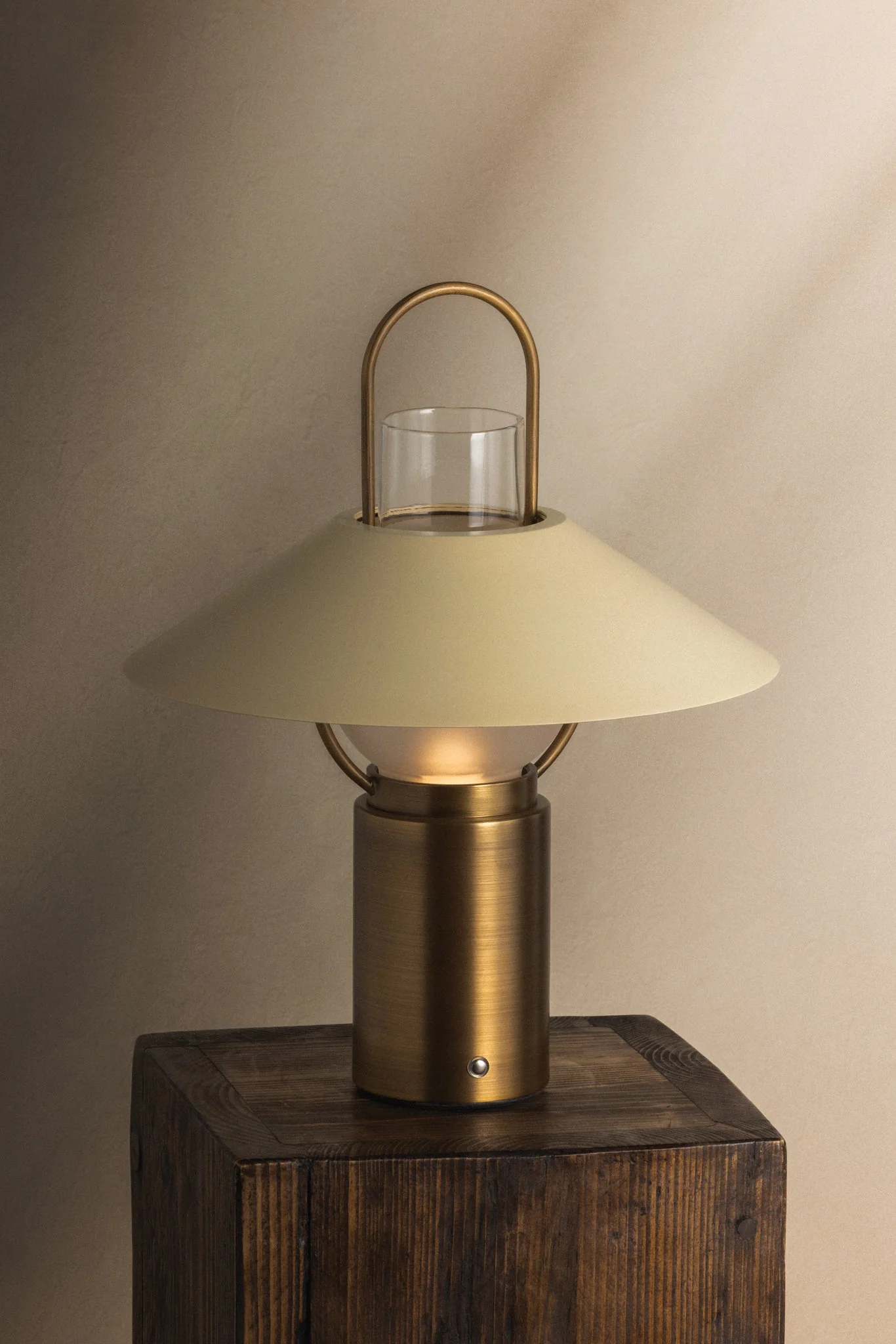 Kindle Rechargeable Table Lamp - Image 5