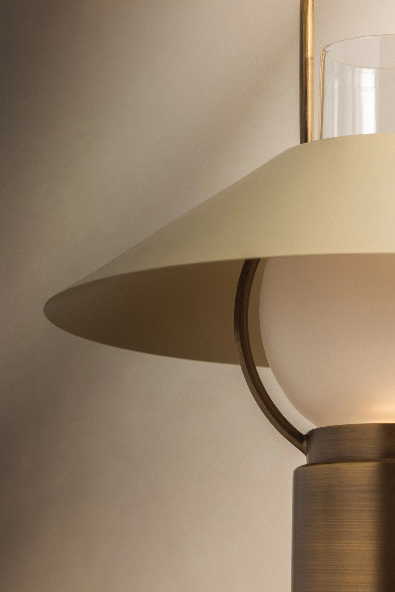 Kindle Rechargeable Table Lamp - Image 8