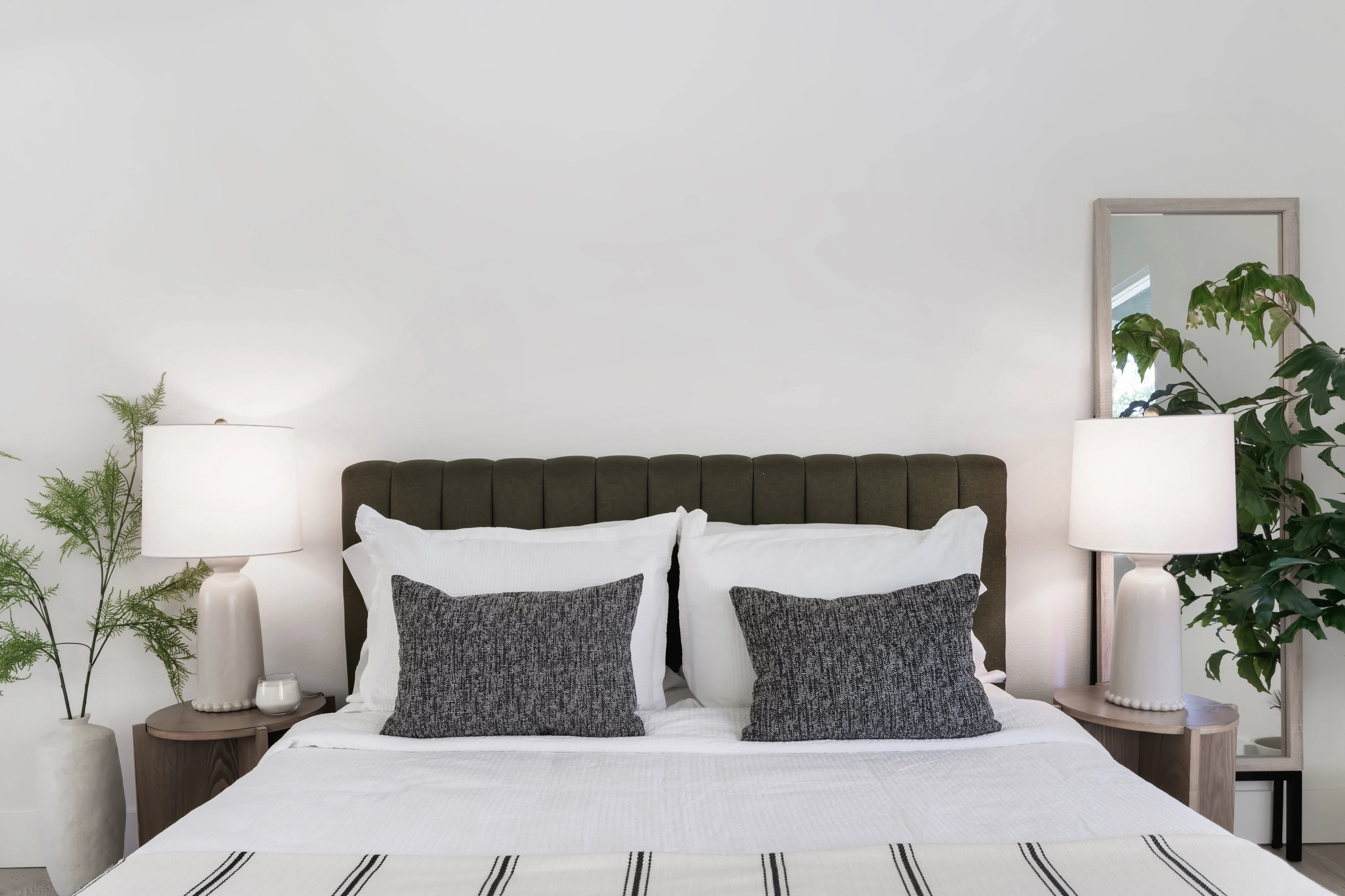 Rhea Table Lamp - Image 7