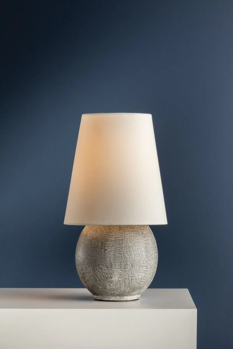 ULSTERVILLE Rechargeable Table Lamp - Image 3