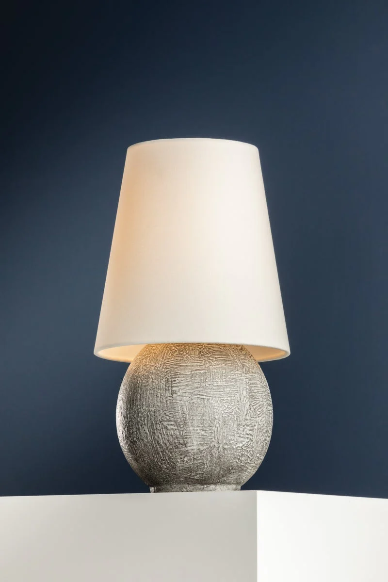 ULSTERVILLE Rechargeable Table Lamp - Image 4